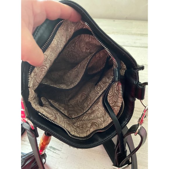 Sorial New York large adjustable strap black shoulder bag with zippers on front. - Picture 4 of 8